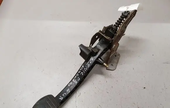 Clutch pedal