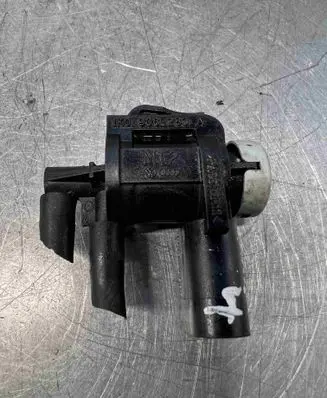 Audi A4 S4 B8 8K Turbo solenoid valve 1k0906283A
