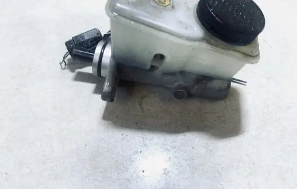 Mazda 626 Master brake cylinder 6515
