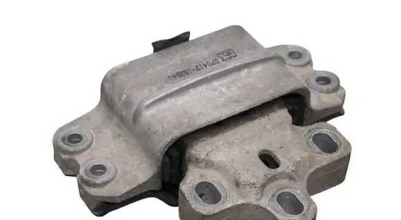 Volkswagen PASSAT B6 Engine mount bracket 3C0199555