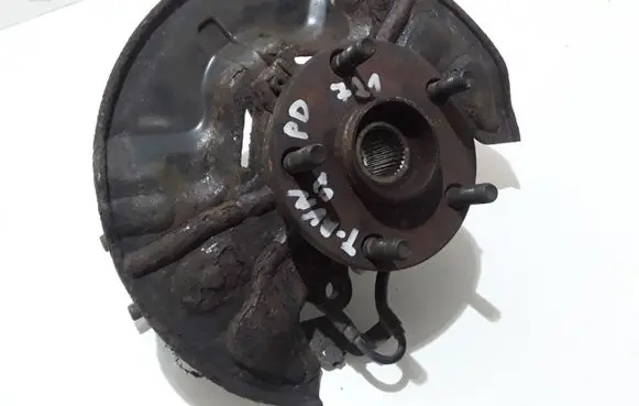 Toyota Avensis T250 Front wheel hub