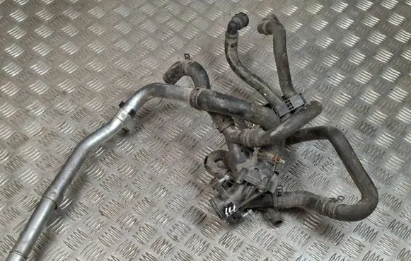 Mercedes-Benz A W176 Thermostat housing A2702030682