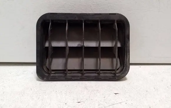 Mercedes-Benz Vito Viano W447 Quarter panel pressure vent 2038300142