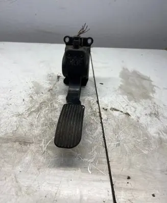 Mercedes-Benz Sprinter W906 Accelerator throttle pedal A9063000304 A03248 0280755025