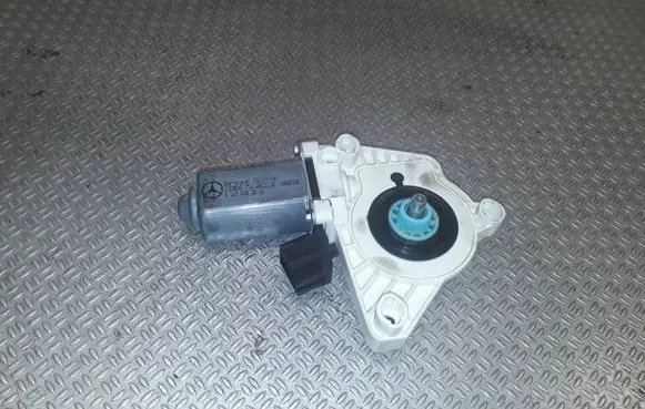 Mercedes-Benz B W245 Rear door window regulator motor 996147101 A1698202042