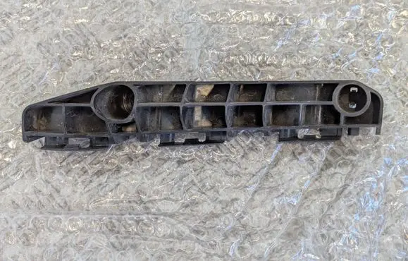Lexus IS-F Front bumper mounting bracket 52536-53020
