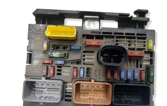 Peugeot 308 BSM Control unit 9675878480