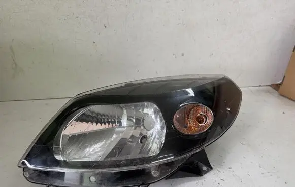 Dacia Sandero Headlight/headlamp