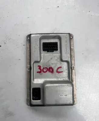 Chrysler 300 - 300C Voltage converter/converter module 739347121710800307
