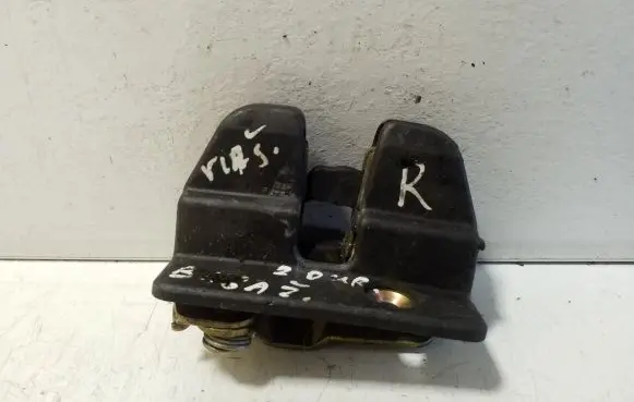 Loading door lock