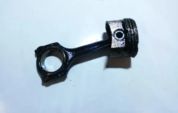Fiat Punto (188) Piston with connecting rod