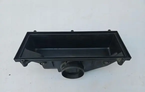 Audi V8 Air filter box