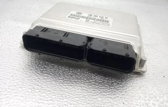 Volkswagen PASSAT B5.5 Engine control unit/module ECU 4B0906018DA 0261207931