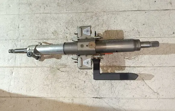Opel Zafira B Steering wheel axle 13122345