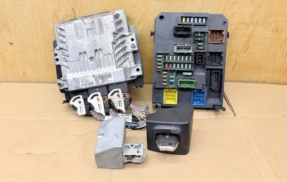 Citroen DS5 Engine control unit/module 9801622880 9666681180