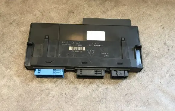 BMW 5 F10 F11 Central body control module 9244394