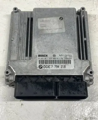BMW 5 E60 E61 Engine control unit/module 7794218 0281011224