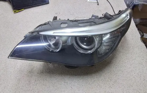 BMW 5 E60 E61 Headlight/headlamp 7177729