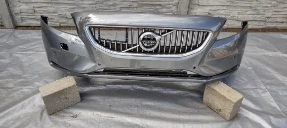 Volvo V40 Front bumper 31283732
