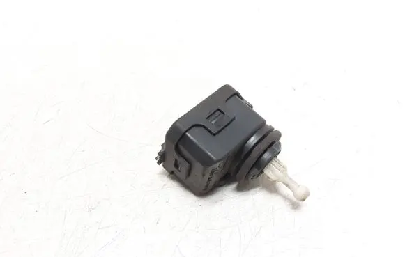 Volkswagen Golf IV Headlight level adjustment motor 1J0941295C