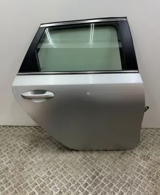 KIA Ceed Rear door