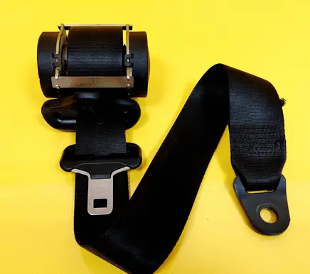 Rear seatbelt