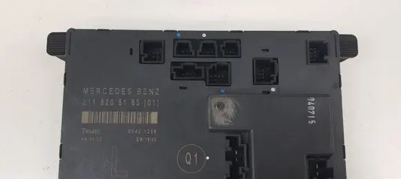 Mercedes-Benz E W211 Door control unit/module 2118208185