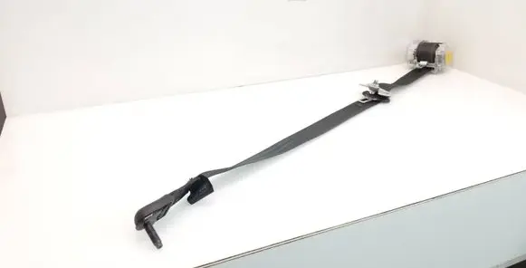 Hyundai i40 Front seatbelt 888103Z000RY V01V02L