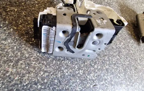 Dodge Durango Front door lock P04589921AG