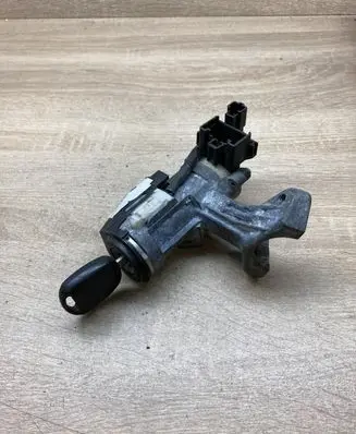 Toyota Corolla E120 E130 Ignition lock 8978302020 45020024