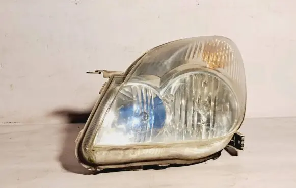 Toyota Corolla Verso E121 Headlight/headlamp