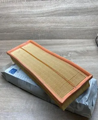 Mercedes-Benz C W203 Air filter A1120940004