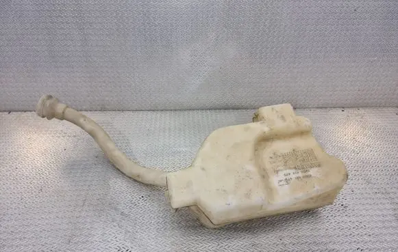 Renault Kangoo II Windshield washer fluid reservoir/tank 8200431474