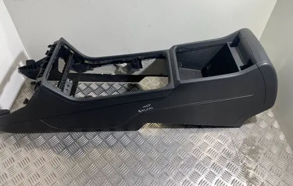 Volkswagen Touareg II Center console 7P1863243