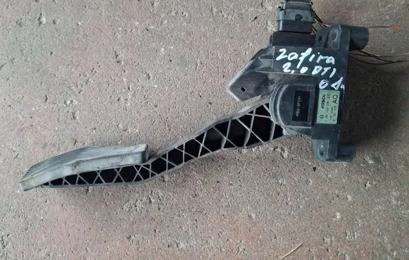 Opel Zafira A Accelerator throttle pedal 0281002298 90581208 18512364