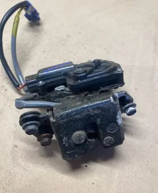 Toyota Avensis T250 Tailgate lock latch 