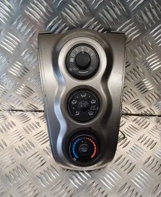 Toyota Yaris Climate control unit 554060D190