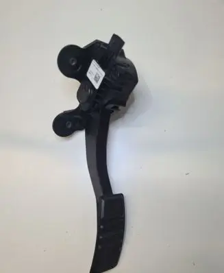 Ford Mustang VI Accelerator throttle pedal CR339F836BB