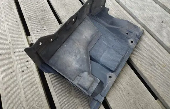 Engine splash shield/under tray