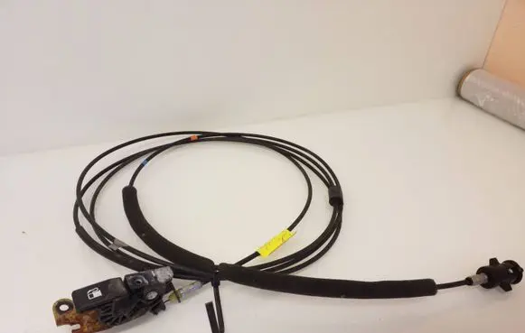 Subaru Outback (BS) Fuel cap flap release cable 