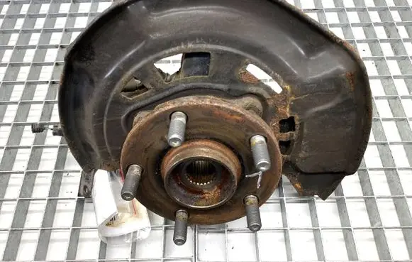 Toyota Avensis T270 Front wheel hub spindle knuckle