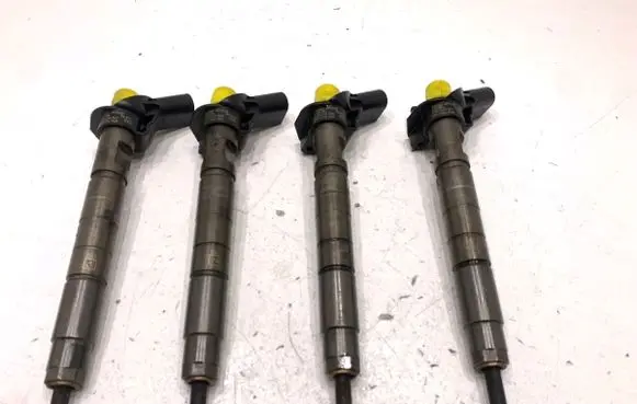 Hyundai ix35 Fuel injectors set 338002F000