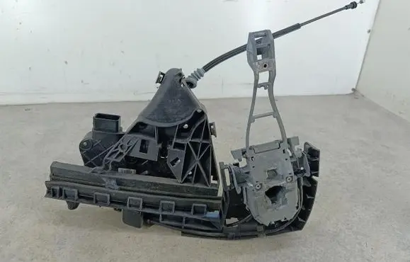 Volvo V50 Front door lock 30699441