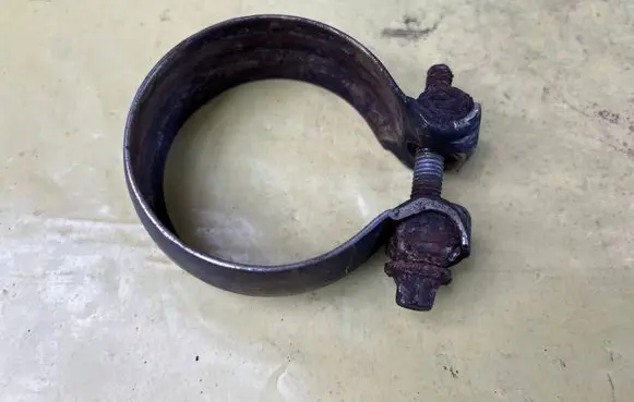 Mercedes-Benz C W204 Muffler pipe connector clamp A0004901341