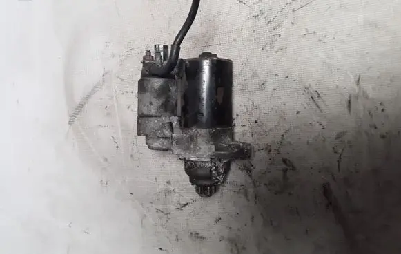 Volkswagen PASSAT B6 Starter motor 021911023
