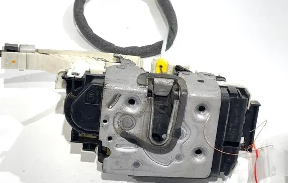 Volkswagen Crafter Front door lock A9067201735