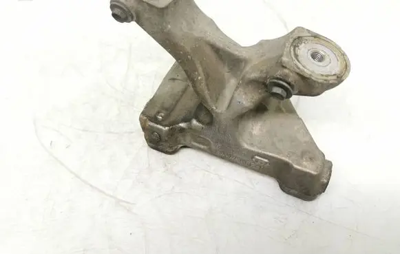 Honda CR-V Steering rack mounting bracket P09090220 090908j3m