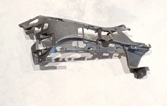 Mercedes-Benz E W213 Front bumper mounting bracket A2138851165