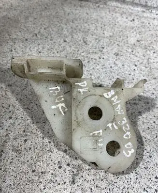 BMW 3 E46 Front bumper mounting bracket 7895415