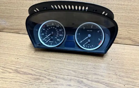 BMW 5 E60 E61 Speedometer (instrument cluster) 6934312 6958601